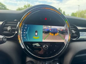 Car image 30