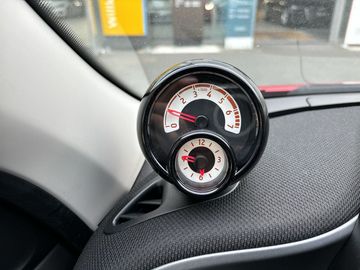 Car image 26