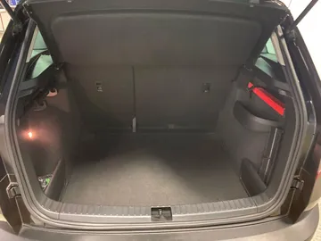 Car image 33