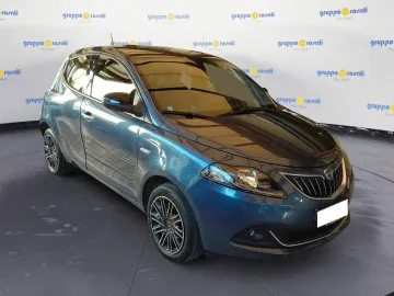 Car image 2