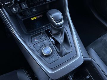 Car image 24