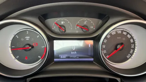Car image 22