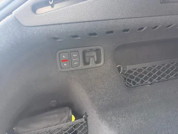 Car image 47