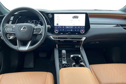 Car image 15