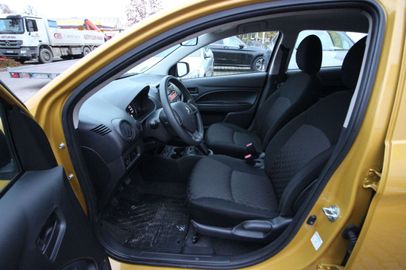 Car image 10