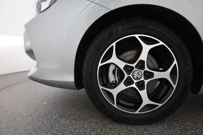 Car image 30