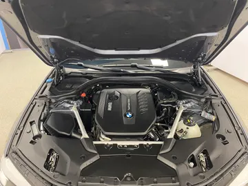 Car image 40