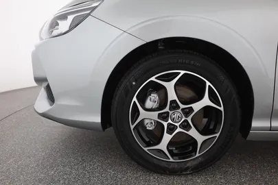 Car image 30