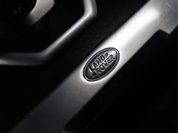 Car image 32