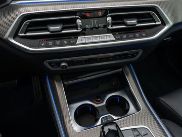 Car image 33