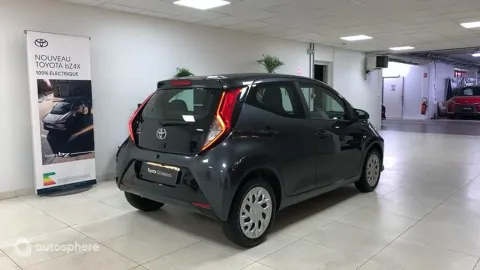 Car image 5