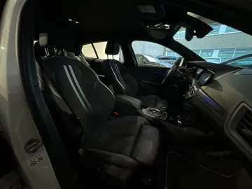 Car image 37