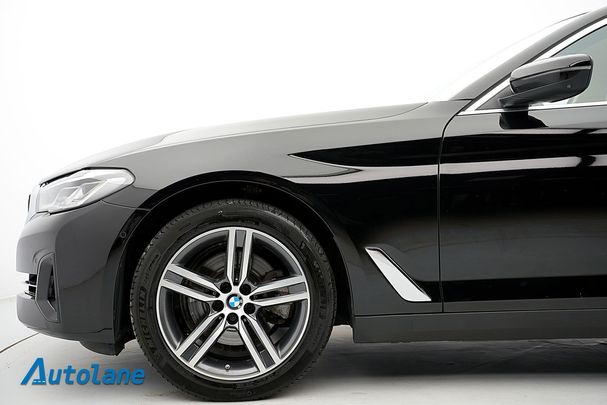 BMW 520d Touring xDrive 140 kW image number 10