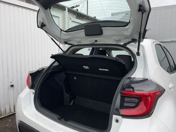 Car image 12