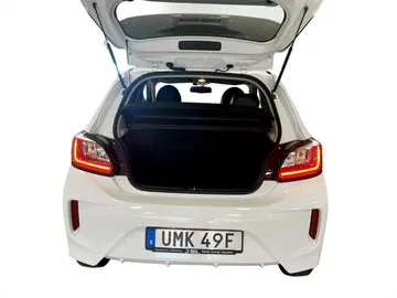 Car image 17