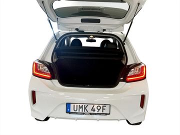 Car image 17