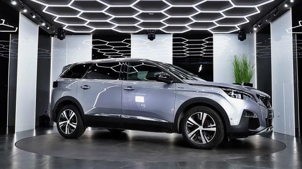 Peugeot 5008 BlueHDi EAT8 GT 133 kW image number 12