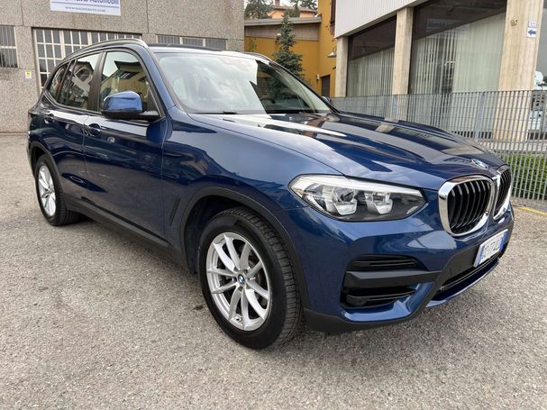 BMW X3 xDrive20d Advantage 140 kW image number 2