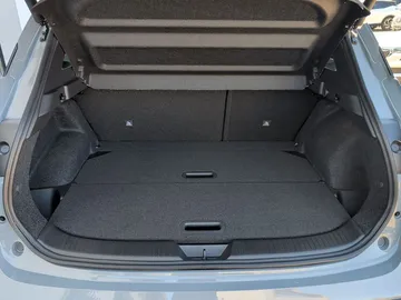Car image 30