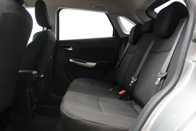 Car image 20