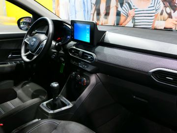 Car image 38