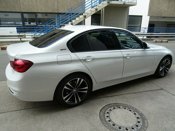 BMW 330 e iPerformance M Sport 185 kW image number 11