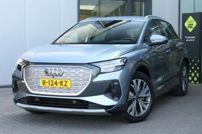 Car image 40