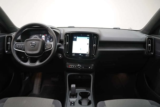 Volvo XC40 T2 95 kW image number 4