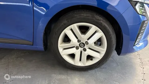 Car image 20