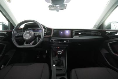 Car image 11