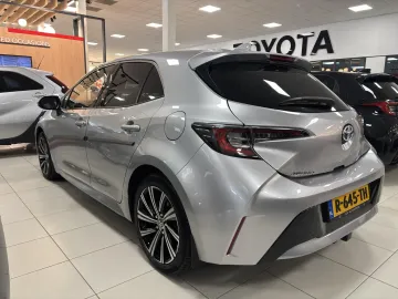 Car image 21