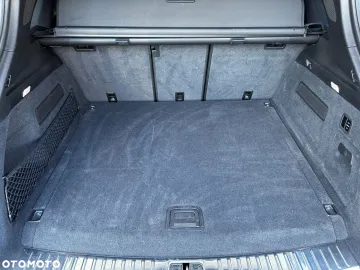 Car image 39