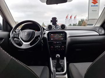 Car image 13