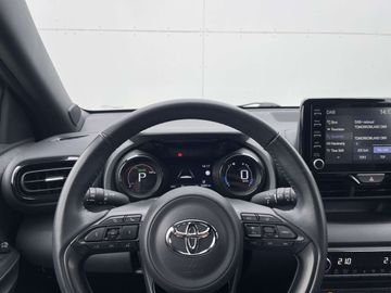 Car image 13