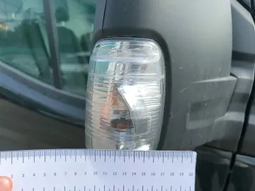 Car image 29