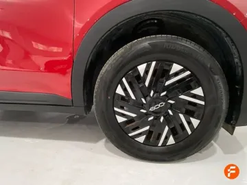 Car image 25