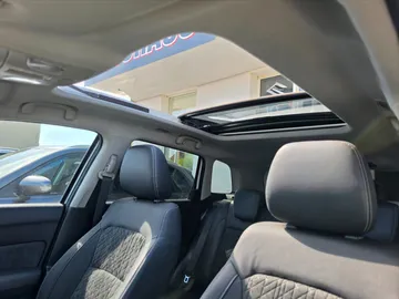 Car image 32