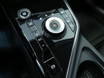 Car image 15