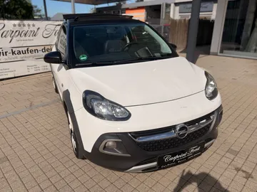 Car image 4