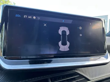 Car image 20