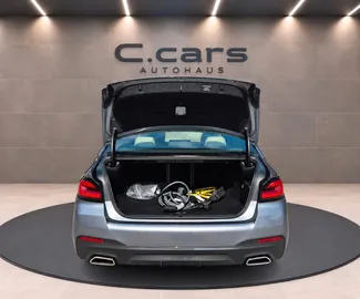 Car image 35
