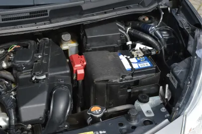 Car image 25