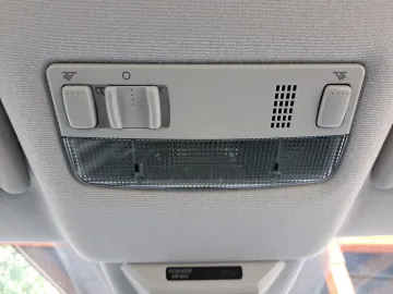 Car image 29