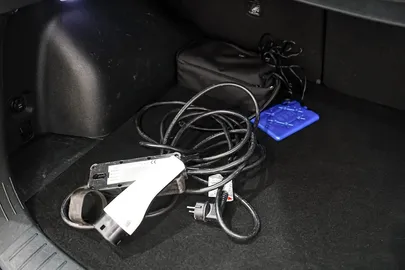 Car image 40
