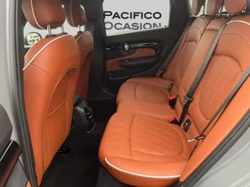 Car image 28