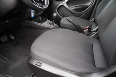 Car image 35