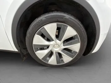 Car image 33