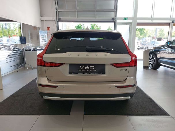 Volvo V60 Cross Country AWD B4 145 kW image number 24