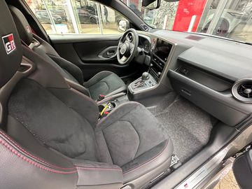 Car image 30