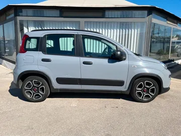 Car image 4